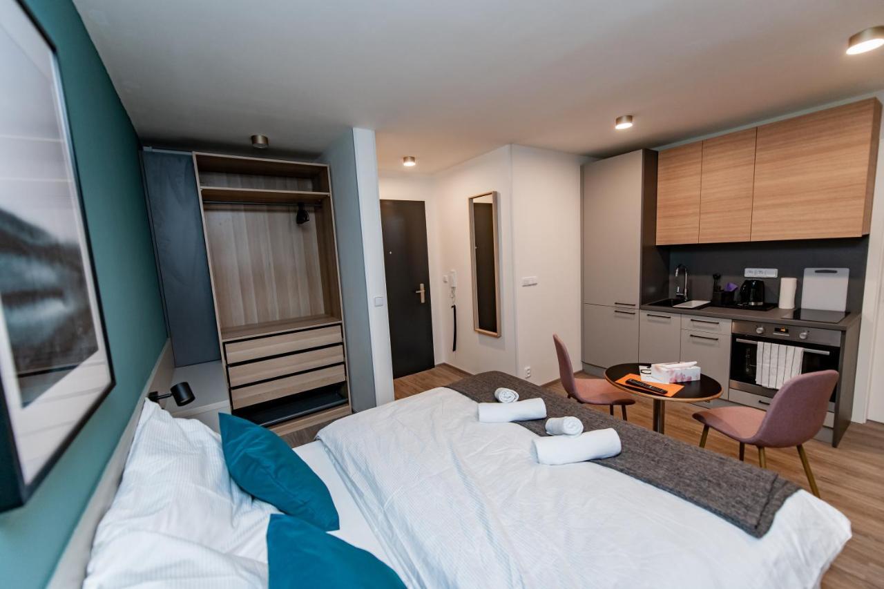 Apartments 4U: Kampus Upstairs Hradec Králové Eksteriør billede